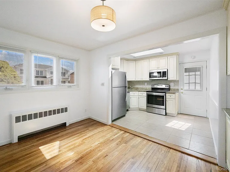 31 Evelyn Ln — Photo 6