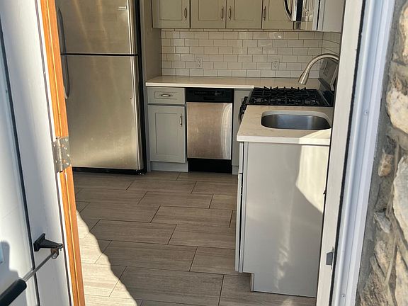 2nd image of 48 Circuit Ave APT 1