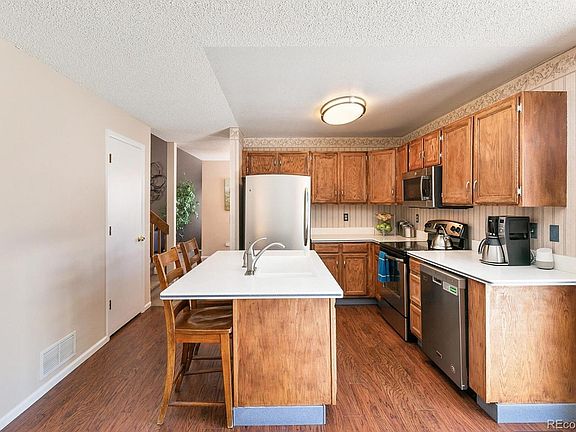 Kitchen with island