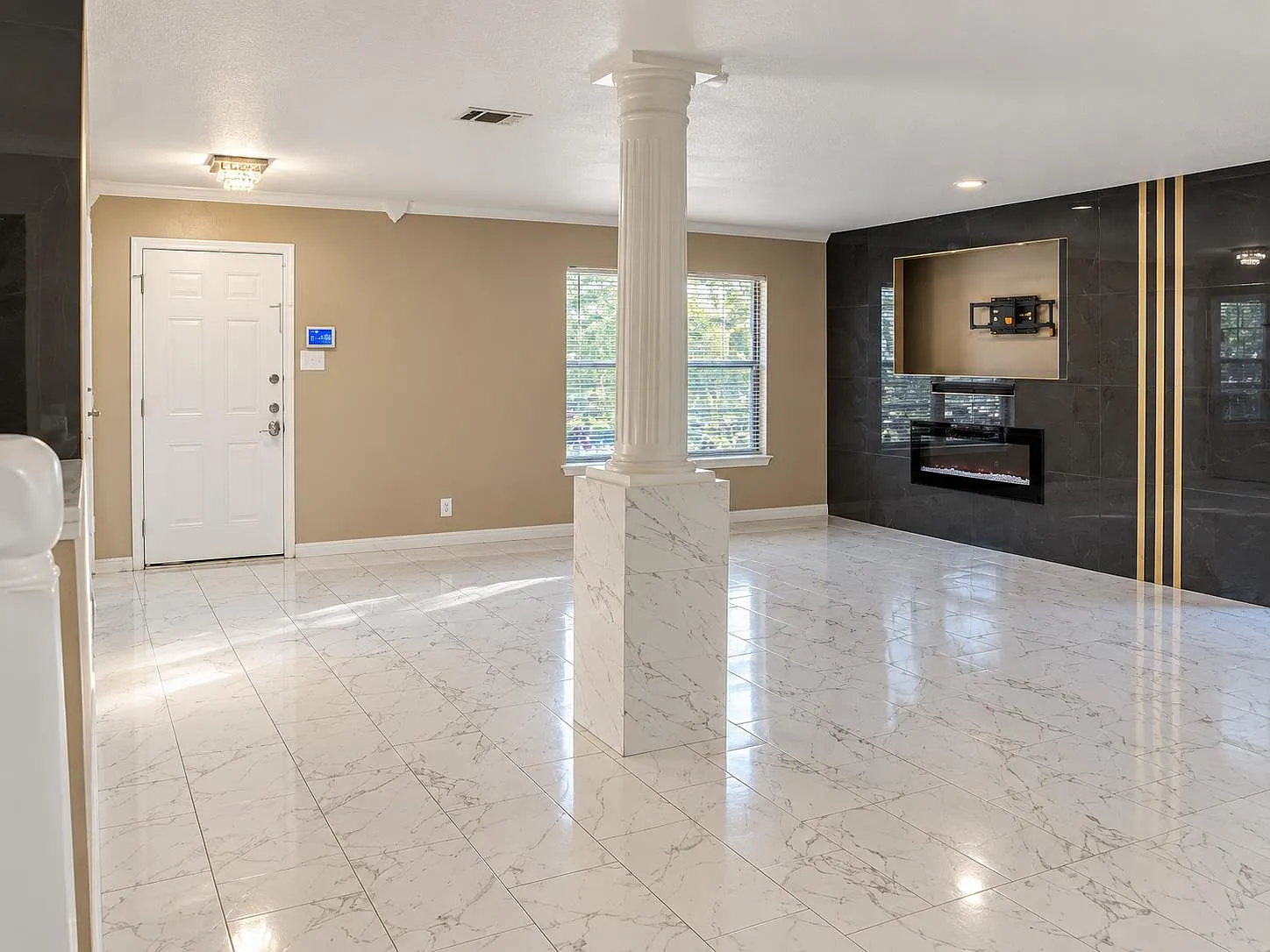 6 bed, 2.5 bath, 3302 sqft, $2,999 — Photo 4