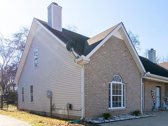 3rd image of 1440 Middleborough Ct