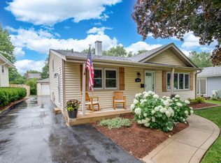 594 Coolidge Ave, Glen Ellyn, IL 60137