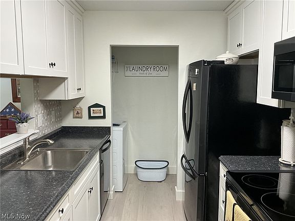 3rd image of 3748 Colony Hill Dr