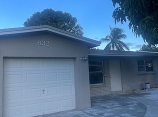 832 SW 64th Ter, Pompano Beach, FL 33068