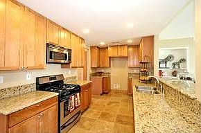 New Kitchen w/Granite counters & SS Appliances