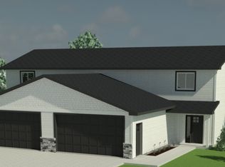 3209 Scotch Ln, Mankato, MN 56001