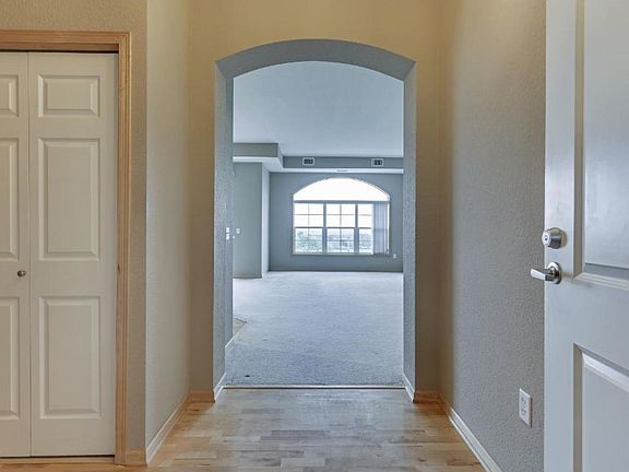 3rd image of 1800 Graham Ave Unit 424