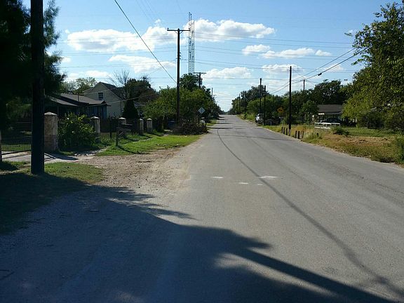 4th image of 407 W Baetz Blvd