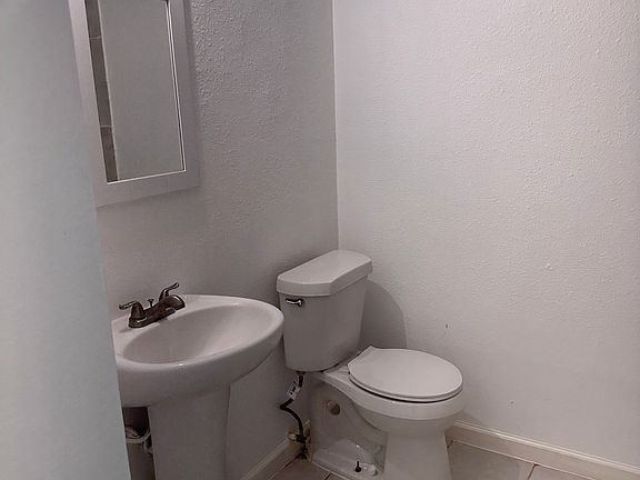 5th image of 7822 Oak Knoll Ln #A