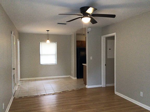 3rd image of 4041 Loys Dr