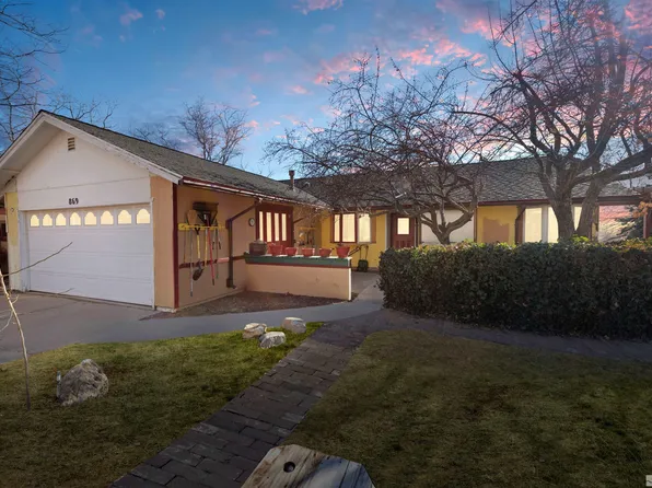 869 E Bonanza Dr, Carson City, NV 89706