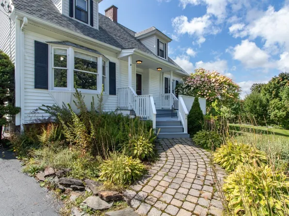 17 Sunset Terrace, Derby, VT 05829