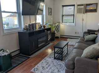 8 Cross Beach Rd, Seabrook, NH 03874