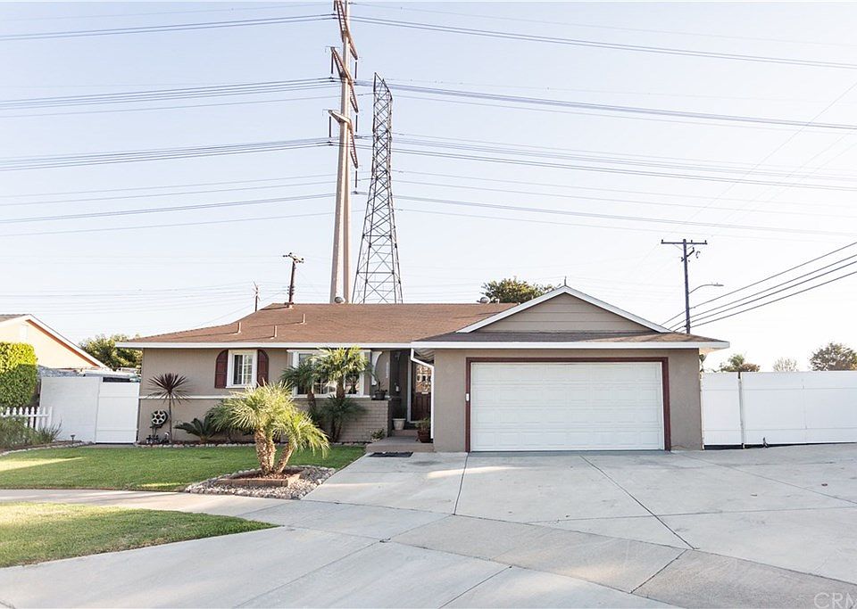 1st image of 8002 Clover Way