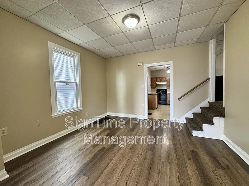 3 bed, 1.0 bath, 1162 sqft, $1,399 — Photo 3