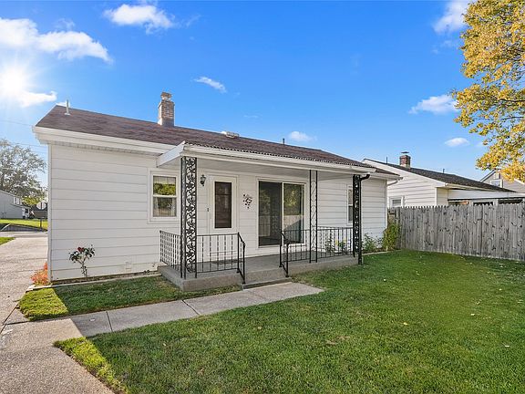 3rd image of 3625 Schaper Ave