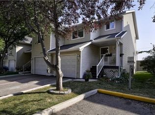 567 E Edmonton Trl NE #9, Airdrie, AB T4B3J6