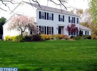 35 Washington Dr, Cranbury, NJ 08512