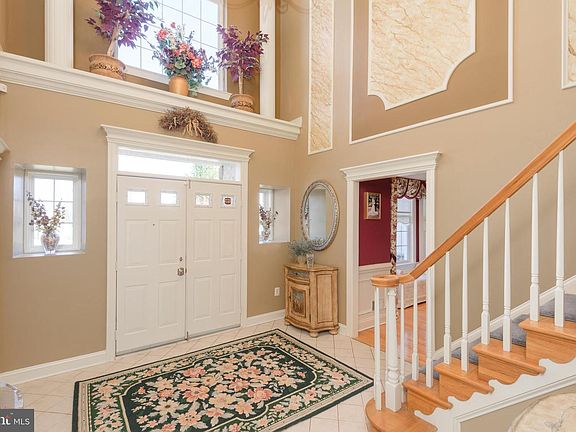 3rd image of 1198 Carrie Ln