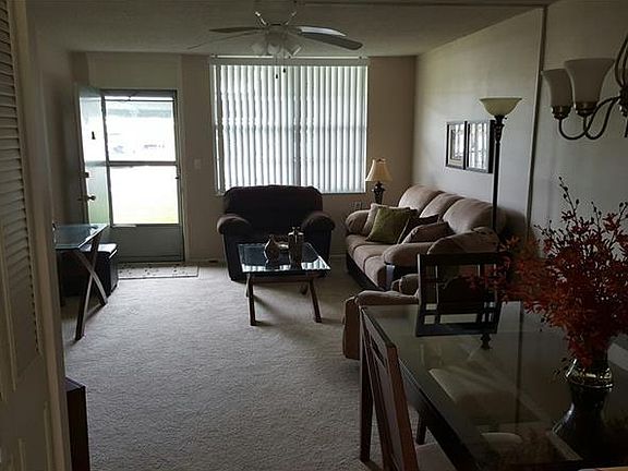 4th image of 4890 Bay St NE APT 136