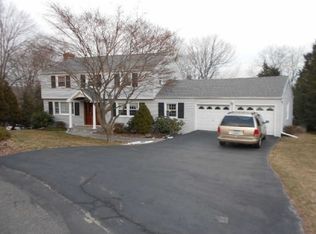 16 Tahoe Cir, Trumbull, CT 06611