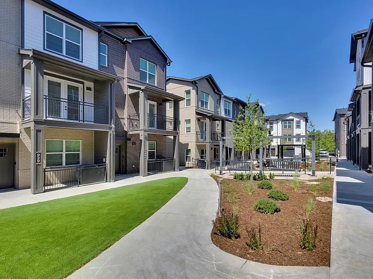 The Allyson Townhomes — Photo 40
