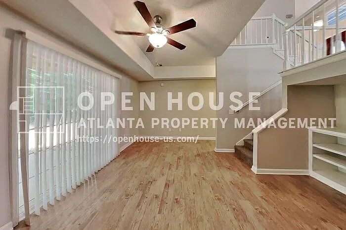 345 Deerwood Dr — Photo 5