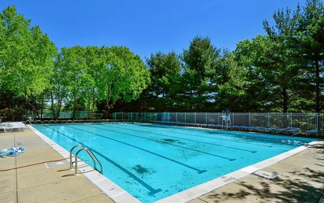 2 bed, 1141 sqft, $2,350 — Photo 3