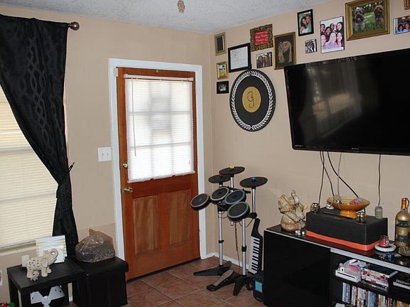 5th image of 422 S Oxalis Ave