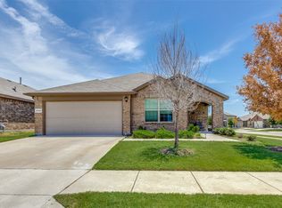 8700 Smokehouse Dr, Fort Worth, TX 76179