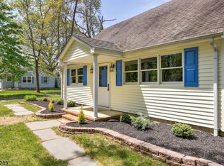 230 Greenbrook Rd, Green Brook, NJ 08812