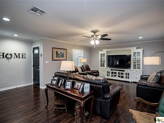 5th image of 106 Yorkshire Ln