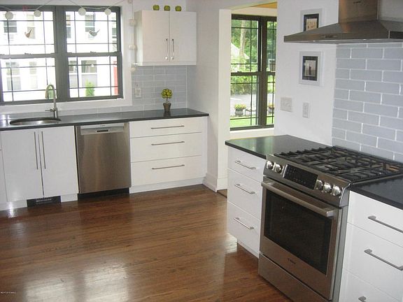3rd image of 172 Lake Ave