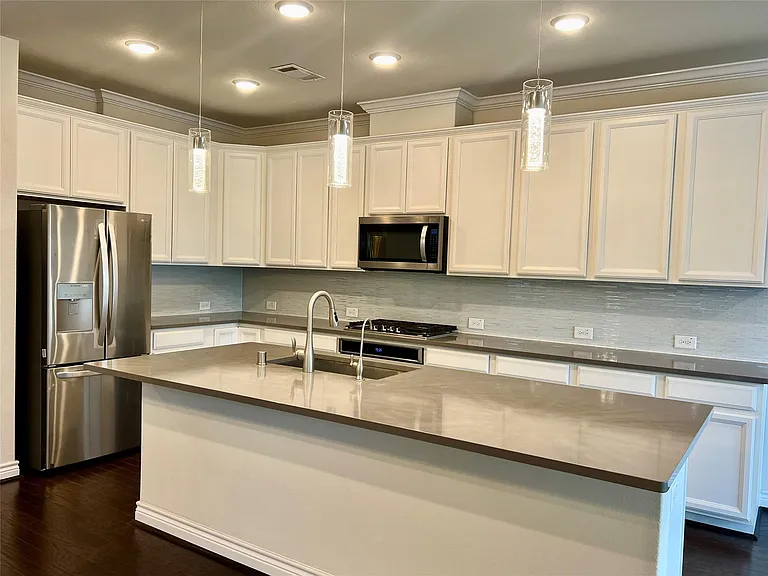 10916 Cannes Memorial Dr — Photo 8
