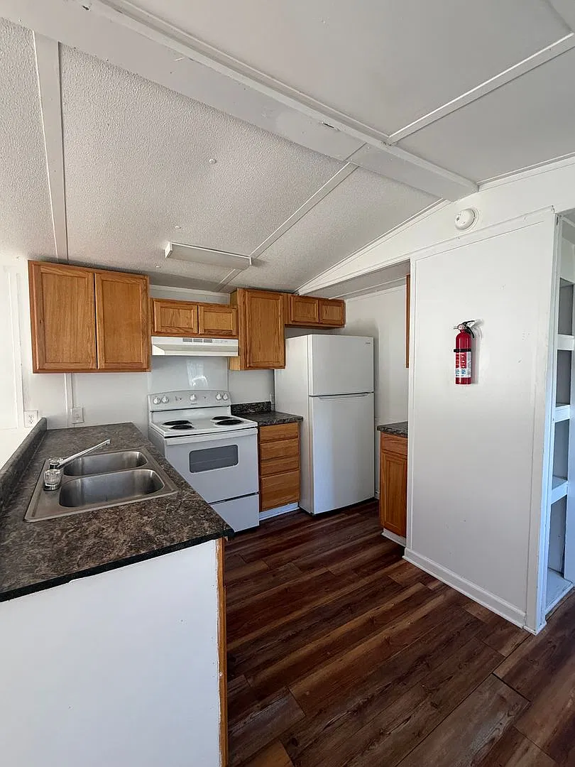 1 Water Oak Ln — Photo 3