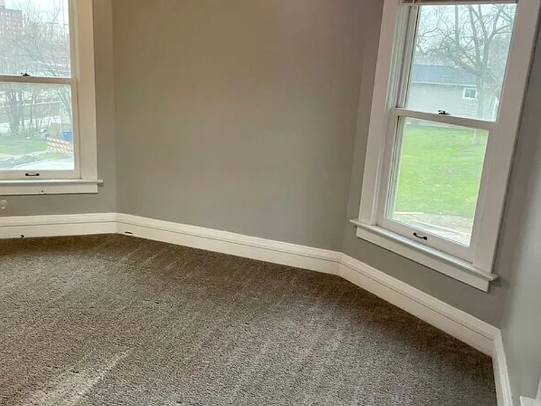 603 Leclaire St — Photo 5