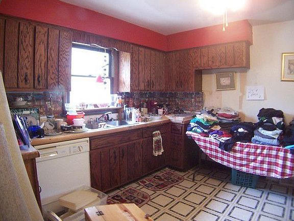 5th image of 204 E Wood St