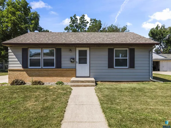 709 N Leadale Ave, Sioux Falls, SD 57103