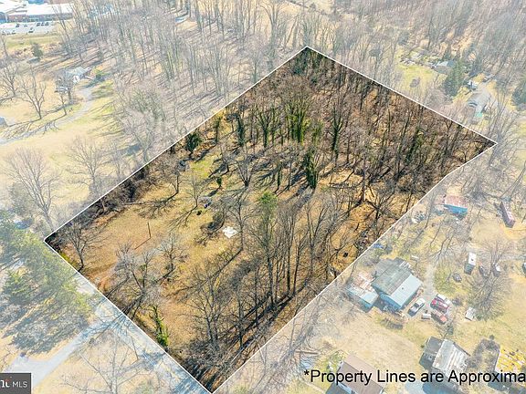 4th image of 18465 Brooke Rd