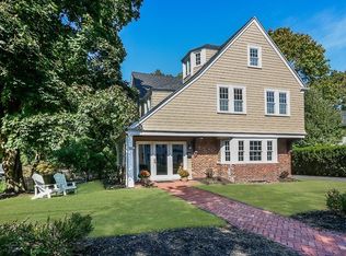 30 Woodleigh Rd, Dedham, MA 02026