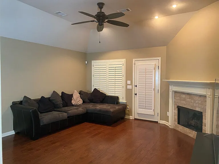 741 Evanwood Dr — Photo 5