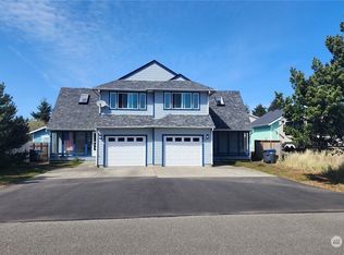166 N Razor Clam Dr SW, Ocean Shores, WA 98569