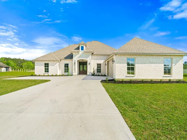 247 Longstreet Ln, Picayune, MS 39466