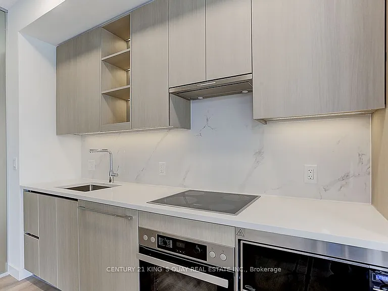 25 McMahon Dr #601 — Photo 19