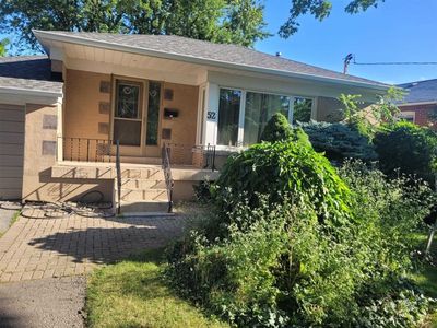 52 Acton Ave, Toronto, ON, M3H4G8
