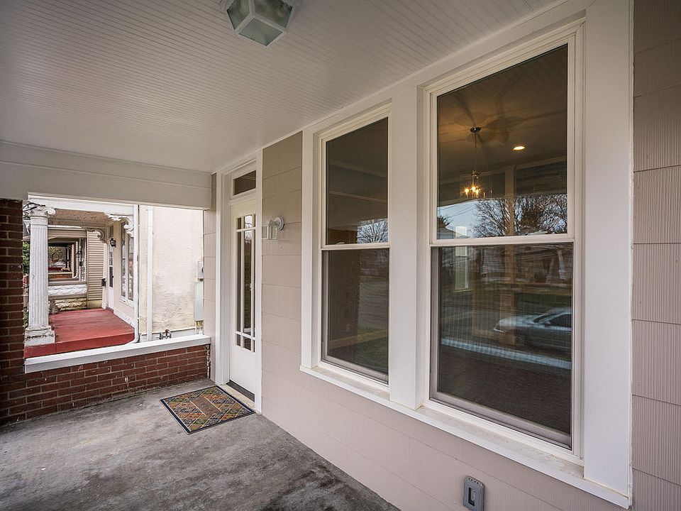 2nd image of 1144 Charles St