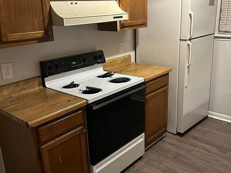 1320 Burgess Dr #1320 — Photo 6