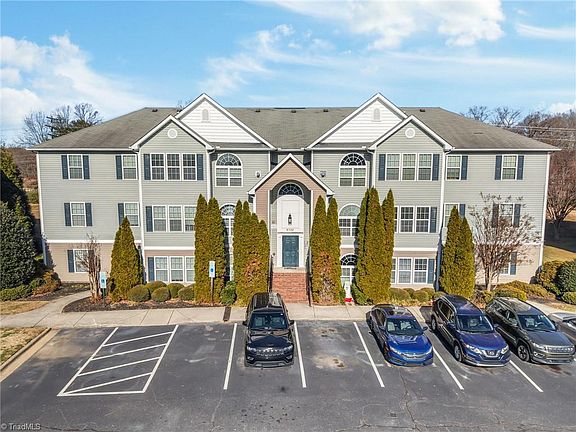 2nd image of 4702 Pennoak Ln #C