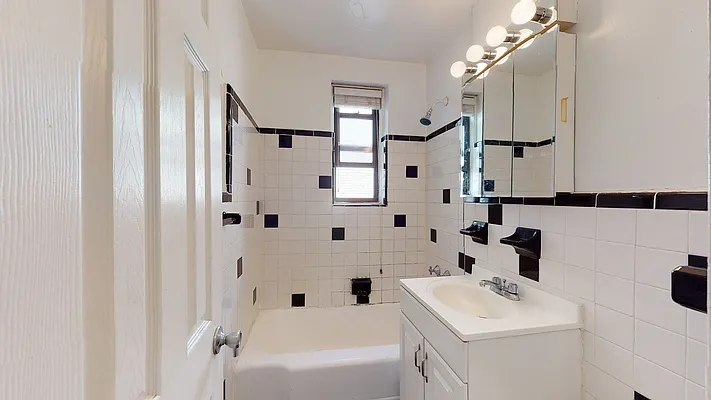 Sold by Diamond Real, Inc. | media 13