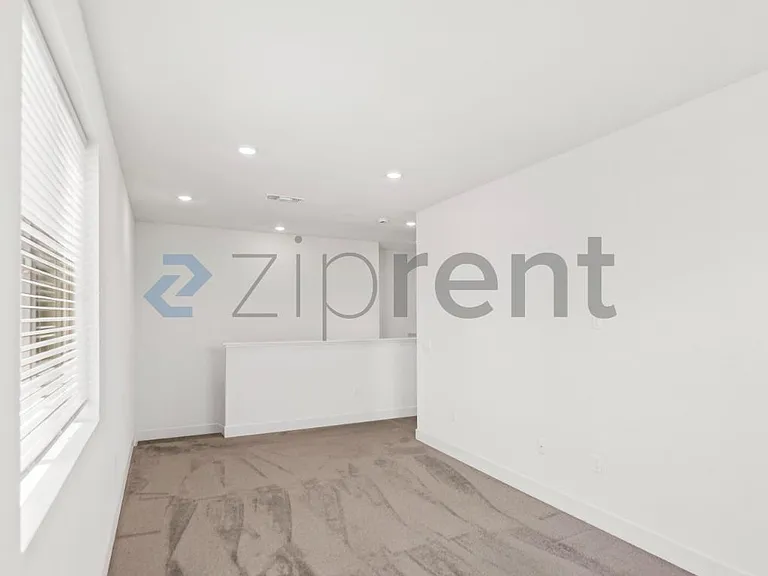 5545 Oberon Ave — Photo 16